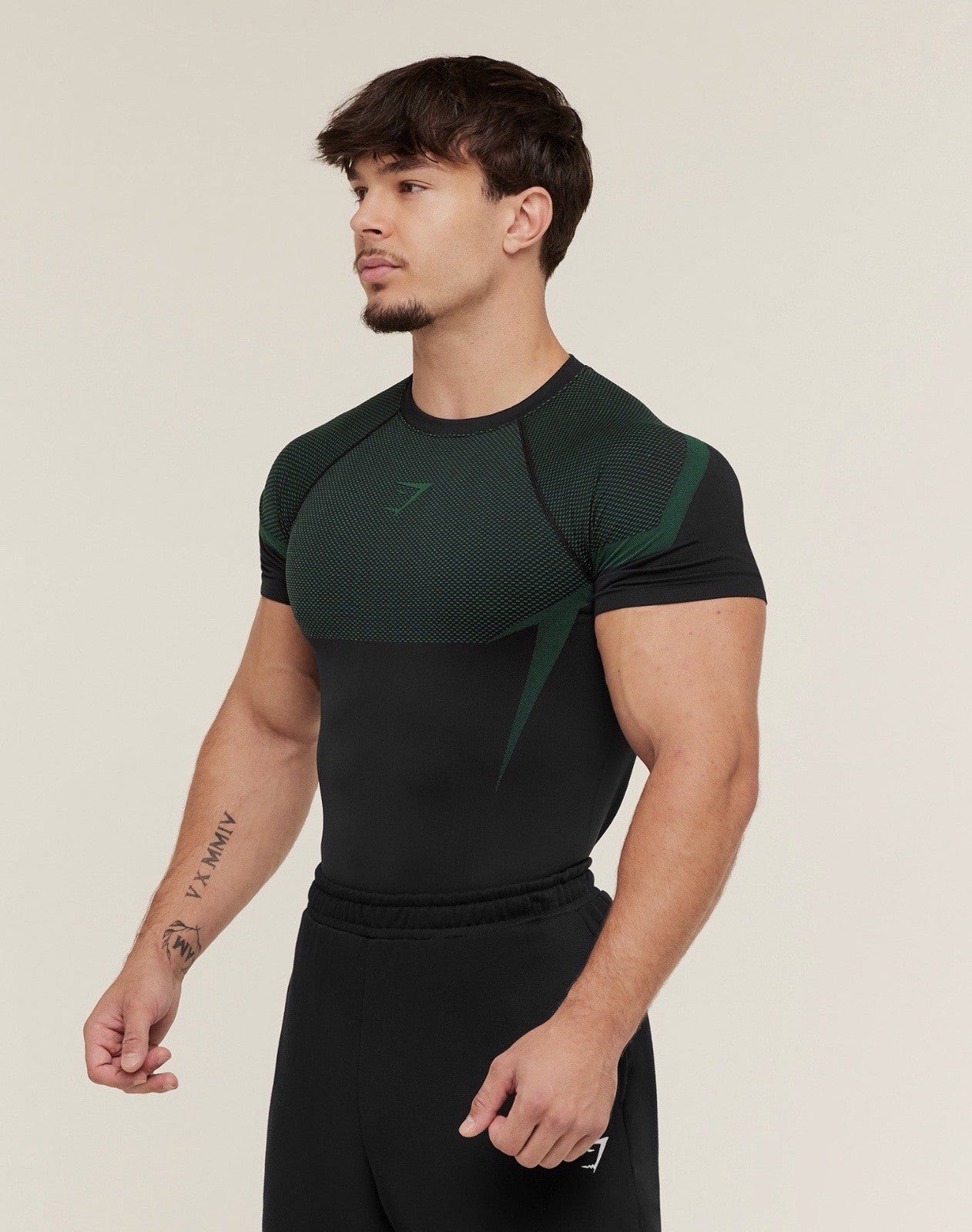 *SHIPS TODAY* Gymshark Onyx 5.0 Short Sleeve T-Shirt Black/Lift Green- Medium